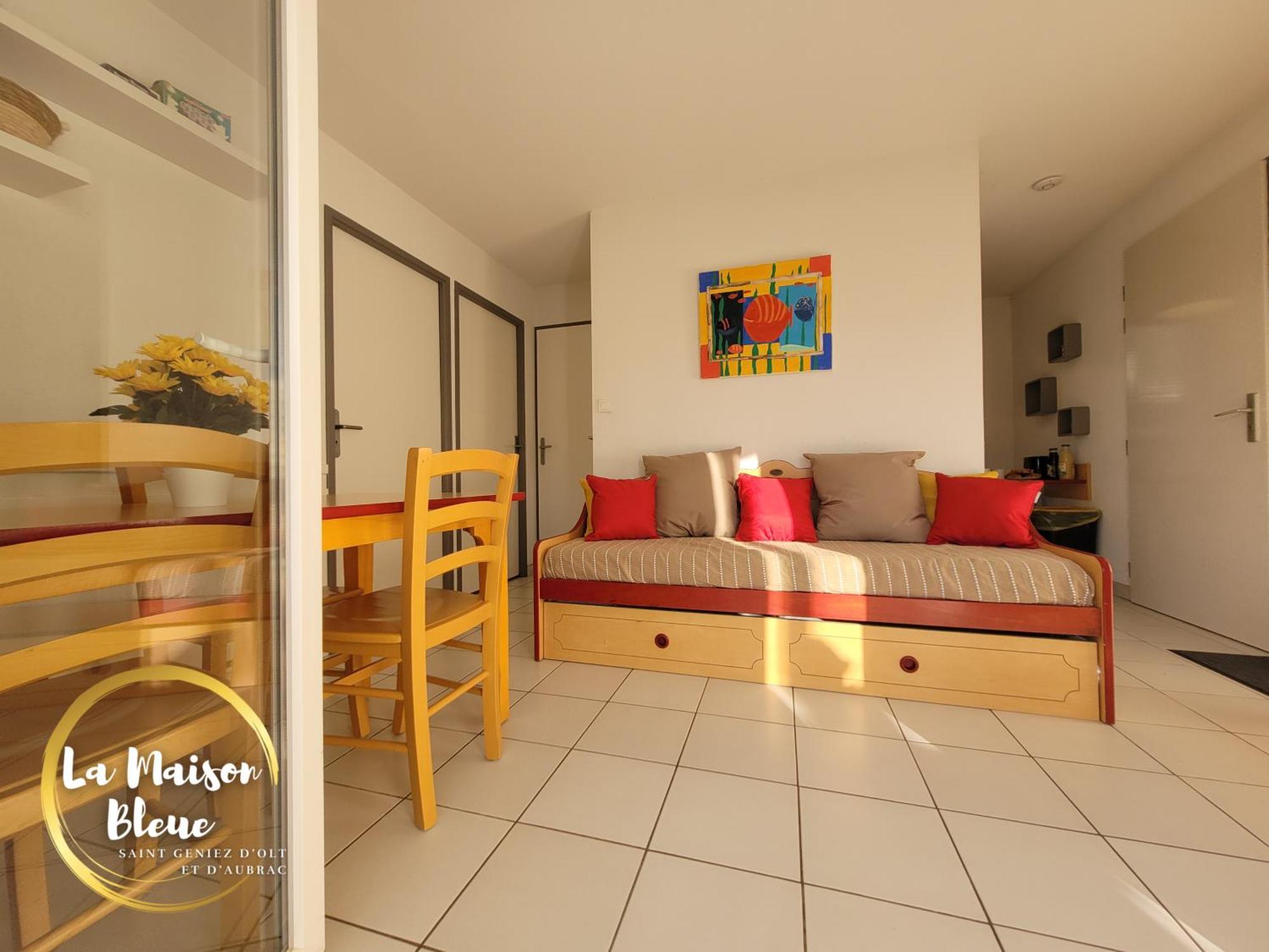 La Maison Bleue, Village Vacances, Piscine, Parking Saint-Geniez-dʼOlt 외부 사진