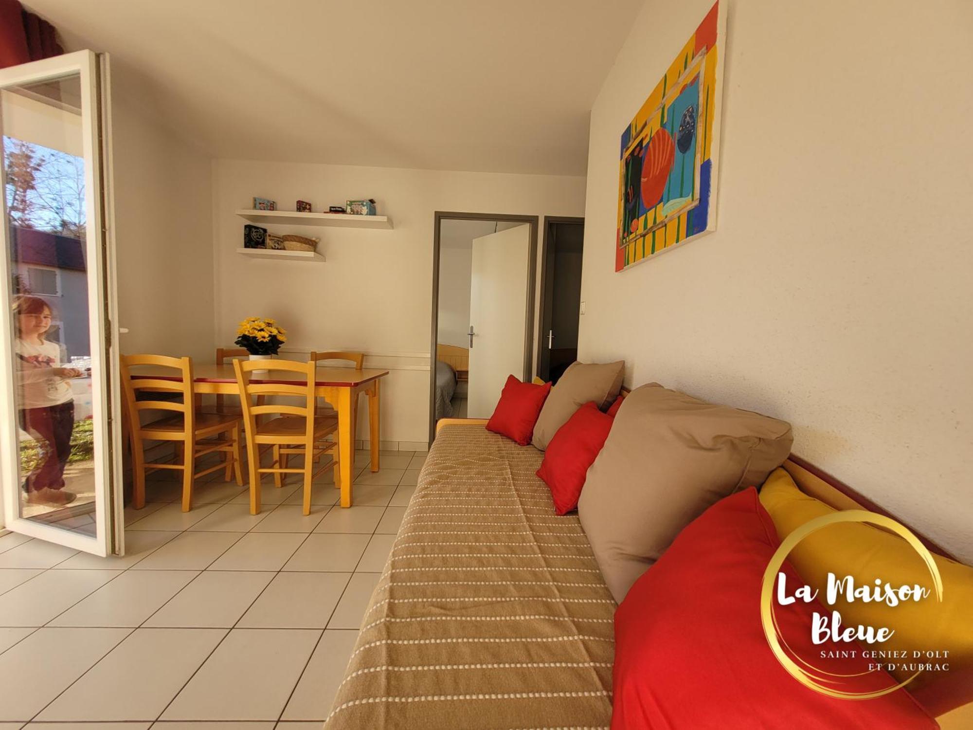 La Maison Bleue, Village Vacances, Piscine, Parking Saint-Geniez-dʼOlt 외부 사진