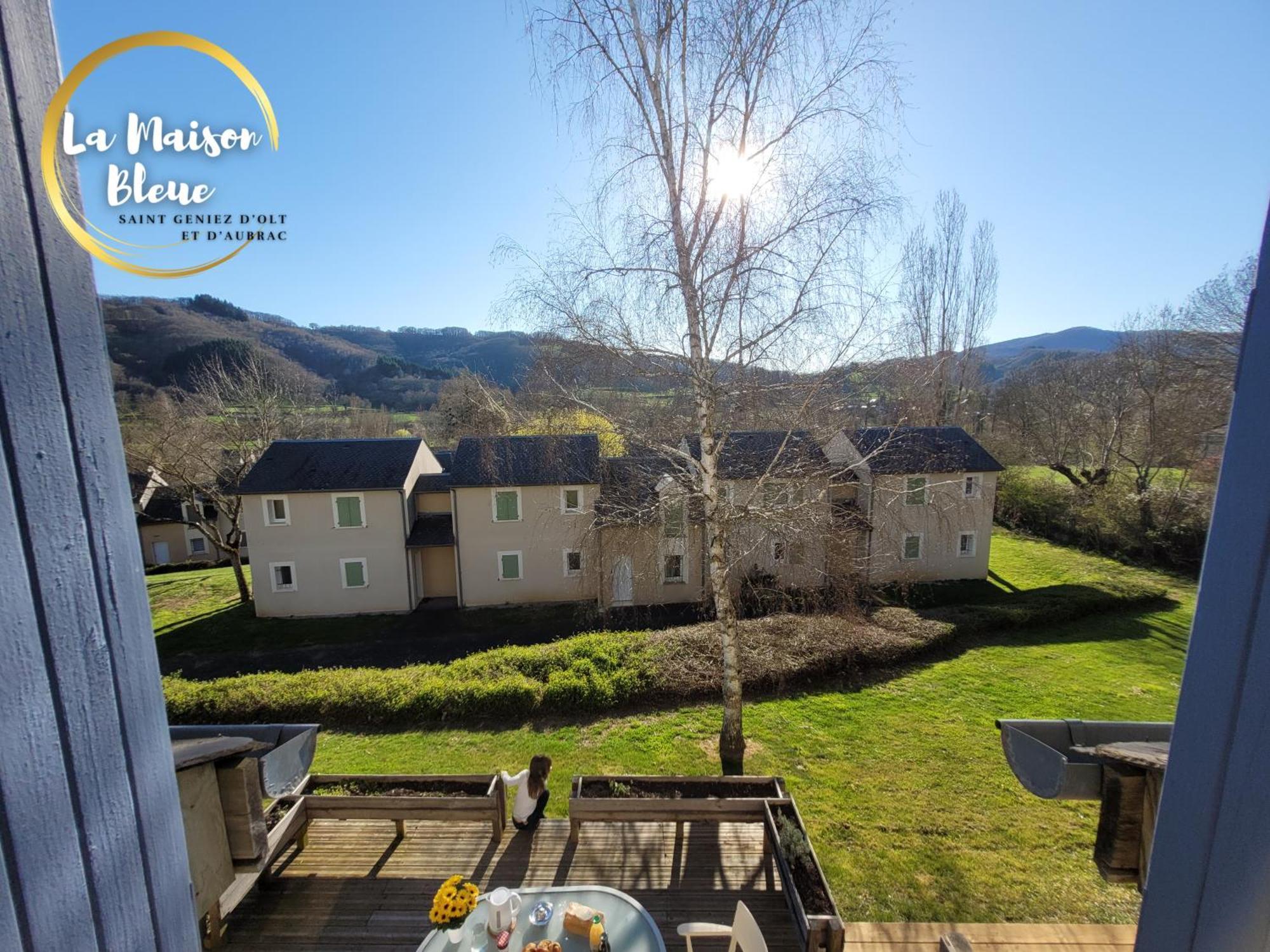 La Maison Bleue, Village Vacances, Piscine, Parking Saint-Geniez-dʼOlt 외부 사진