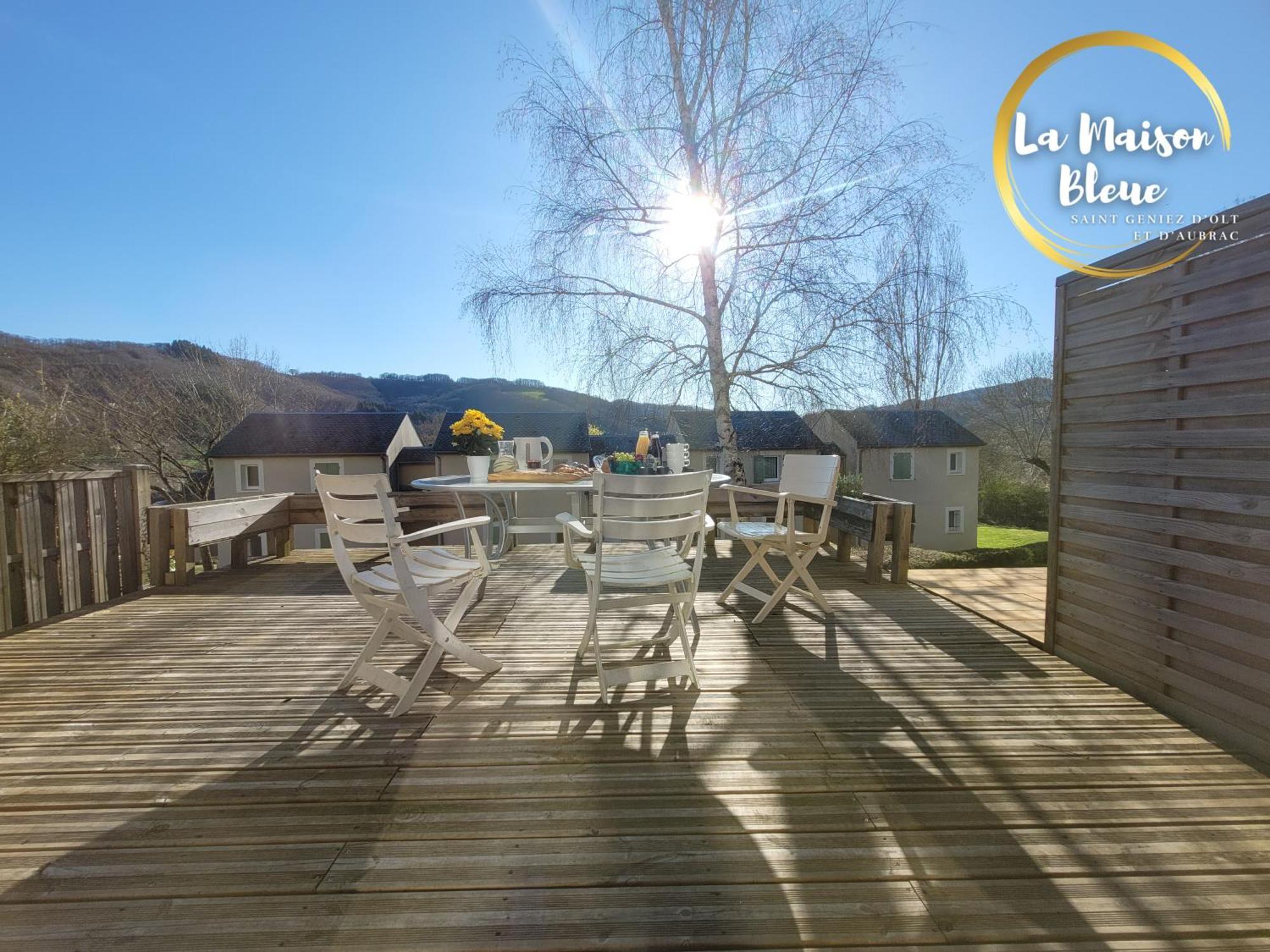 La Maison Bleue, Village Vacances, Piscine, Parking Saint-Geniez-dʼOlt 외부 사진