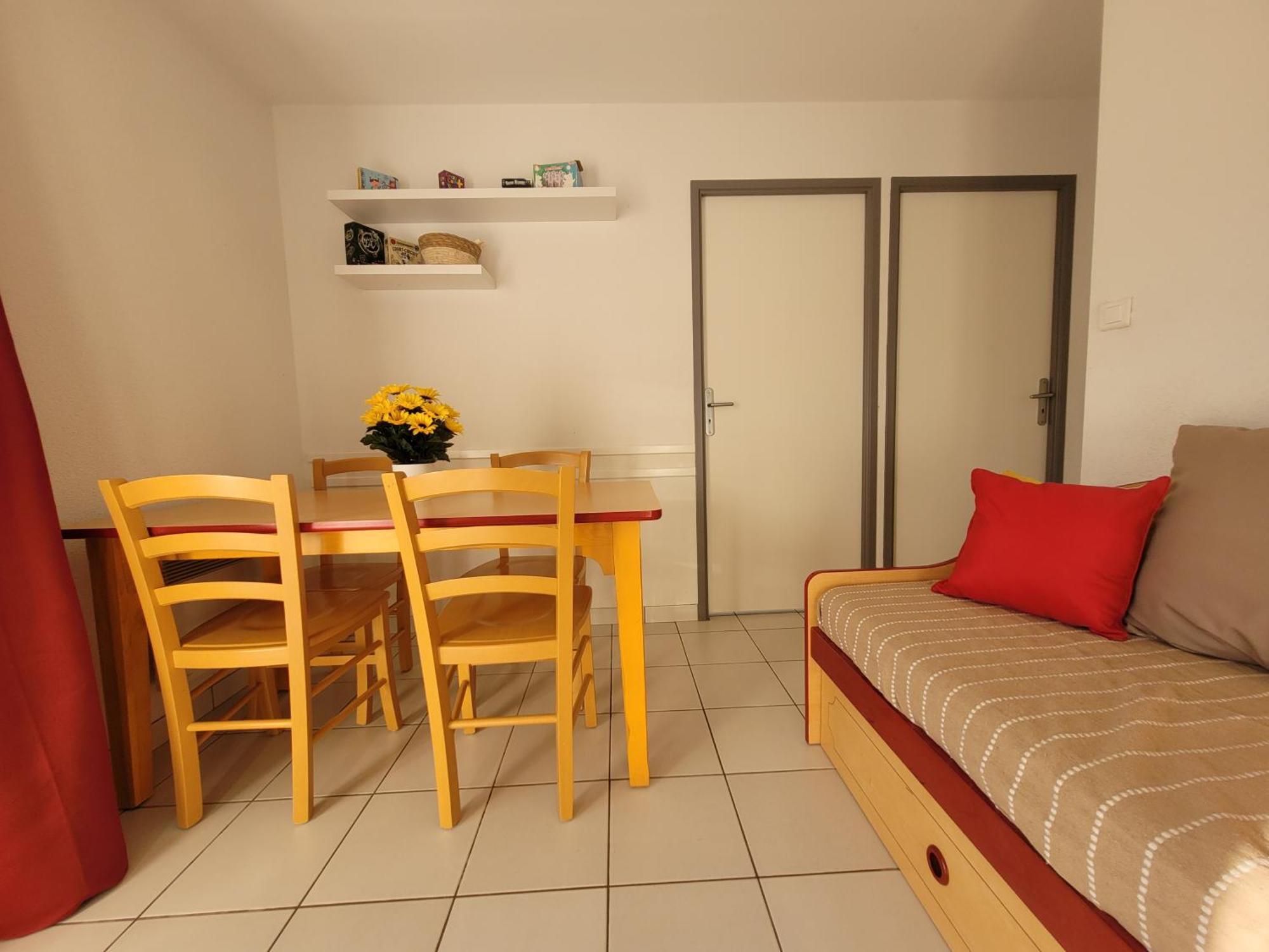 La Maison Bleue, Village Vacances, Piscine, Parking Saint-Geniez-dʼOlt 외부 사진